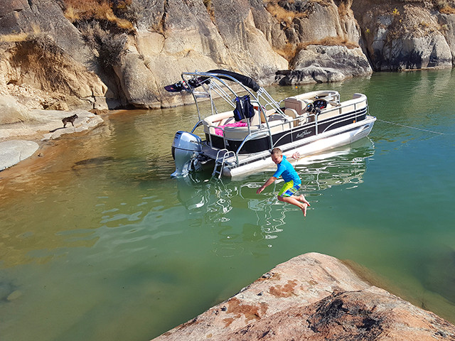 2017 SunChaser 8520