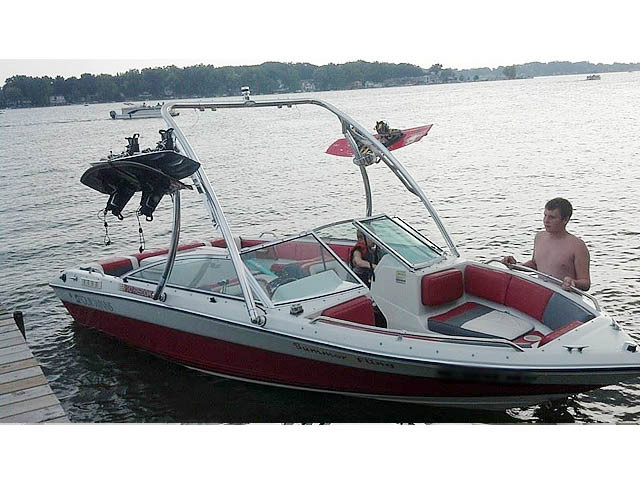 1989 Four Winns Freedom
