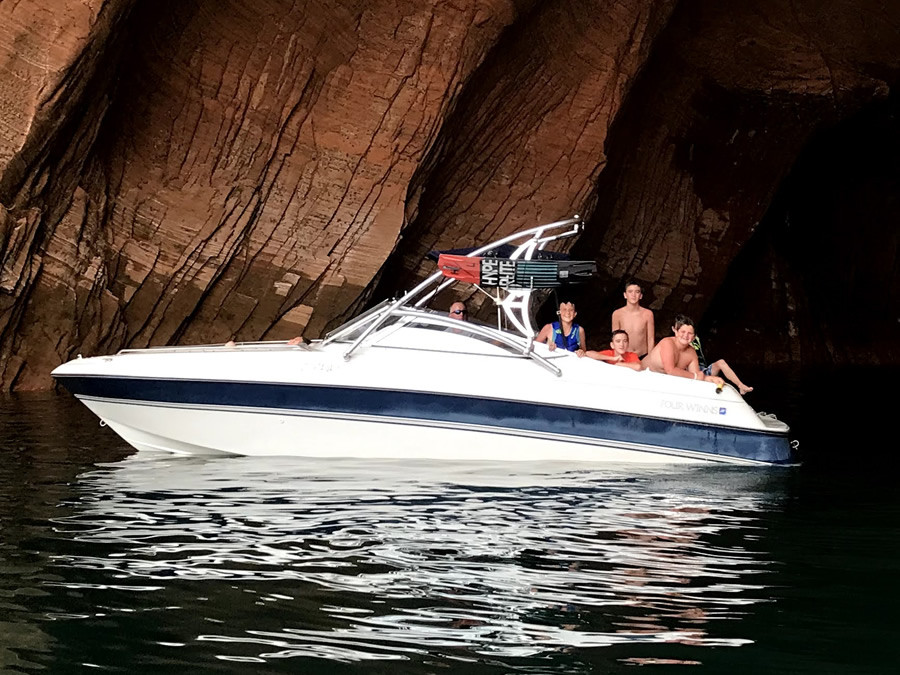 1995 Four Winns Horizon 240