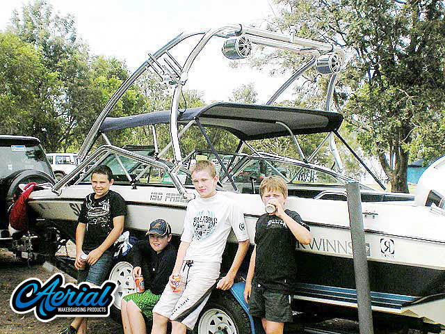 1990 Four Winns 190 Freedom with Airborne Tower — customer install photo
