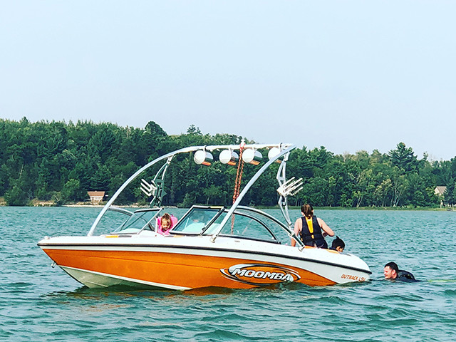 2004 Moomba Outback LSV