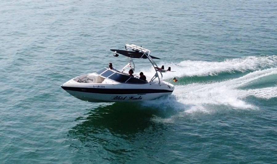 Stingray 225 LR 2012 with FreeRide Wakeboard Tower