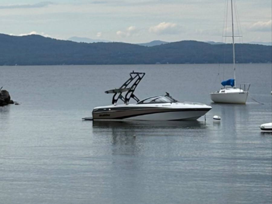 2005 Malibu Sunscape with FreeRide Wakeboard Tower, customer install photo