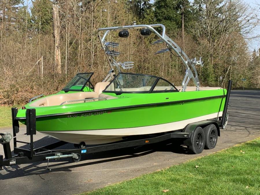 2004 Calabria Cal Air Pro-V with FreeRide Wakeboard Tower