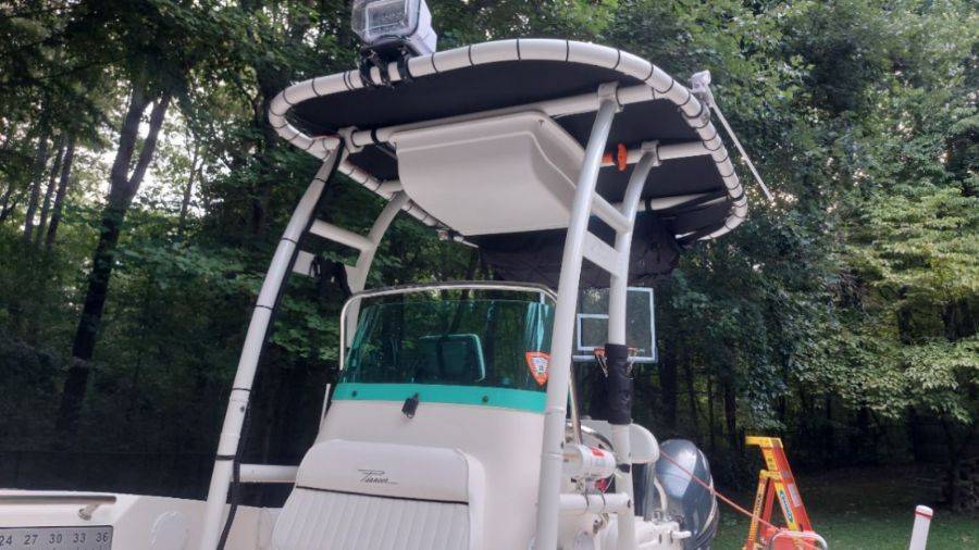 2006 Pioneer 197 Sportfish with SG300 Boat T-Top