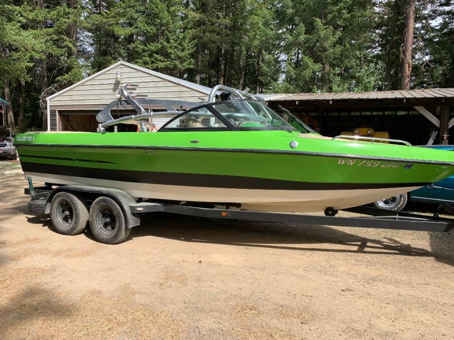 2004 Calabria Cal Air Pro-V with FreeRide Wakeboard Tower