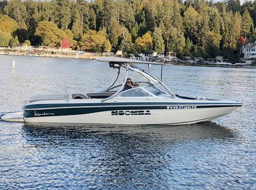 2003 Moomba Kamera with Ascent Wakeboard Tower