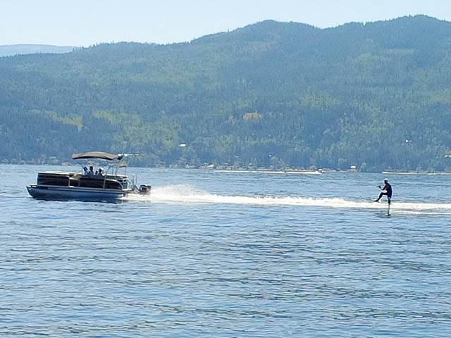 2014 Sweetwater Pontoon Boat with F250 Pontoon Wakeboard Tower