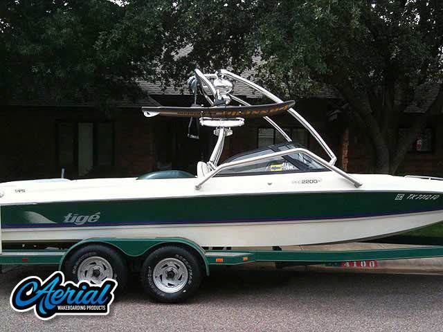 1998 Tige PRE 2200i WT with Airborne 2.0 Wakeboard Tower