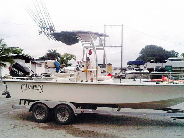Champion CC 23'