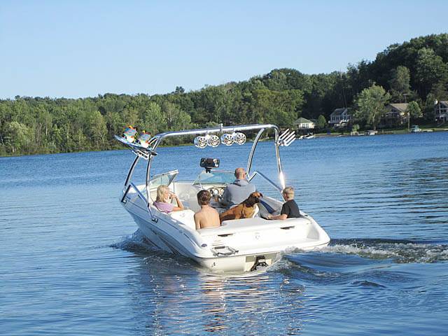 1997 Sea Ray 185 Bow Rider with Airborne 2.0 Wakeboard Tower