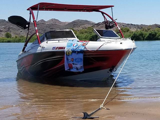 1996 Four Winns Horizon 220 with Assault Wakeboard Tower