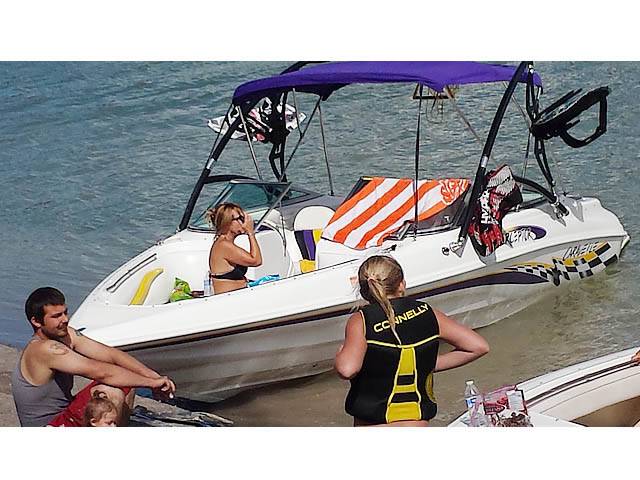 2002 Caravelle Interceptor 232 with Assault Wakeboard Tower