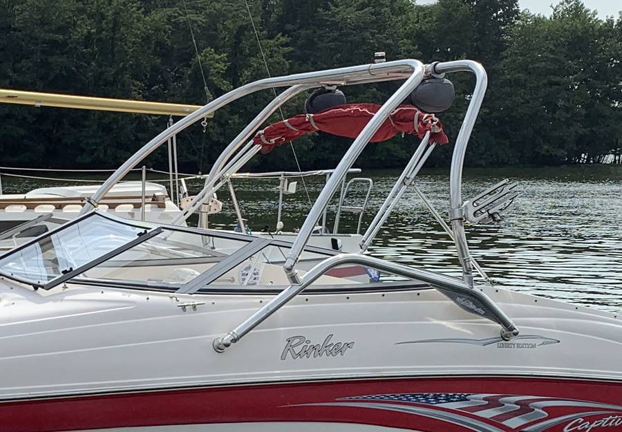 2004 Rinker Captiva 232 with Airborne Wakeboard Tower