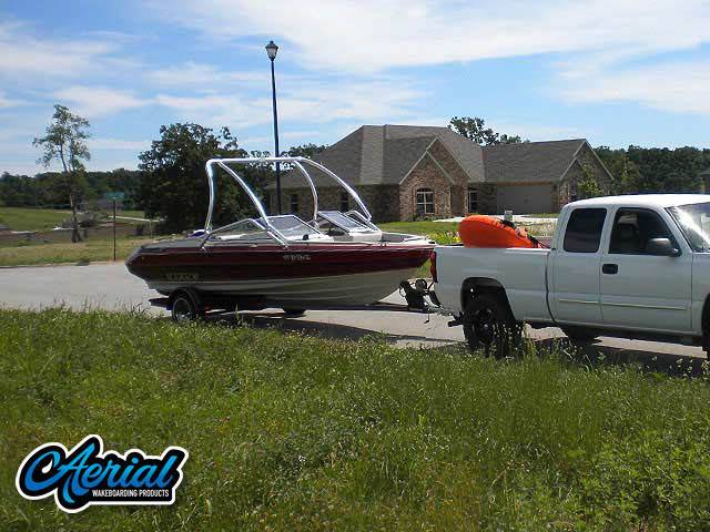 1990 Maxum with Airborne Wakeboard Tower