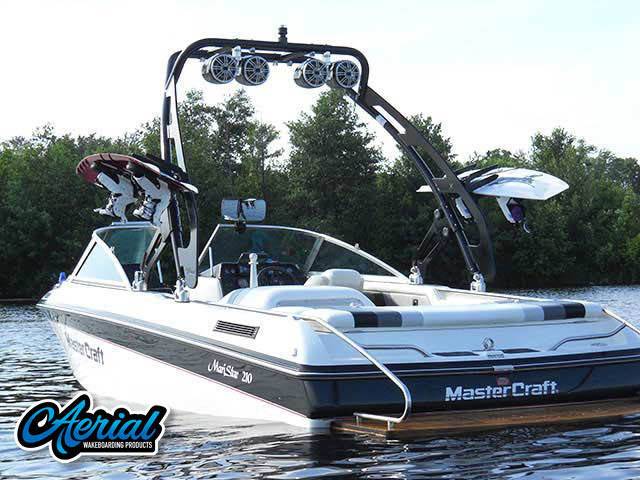 1990 Mastercraft Maristar 210 with FreeRide Wakeboard Tower