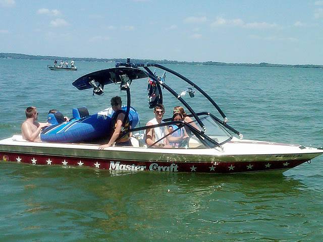 1983 Mastercraft Stars and Stripes with Airborne Wakeboard Tower — customer install photo