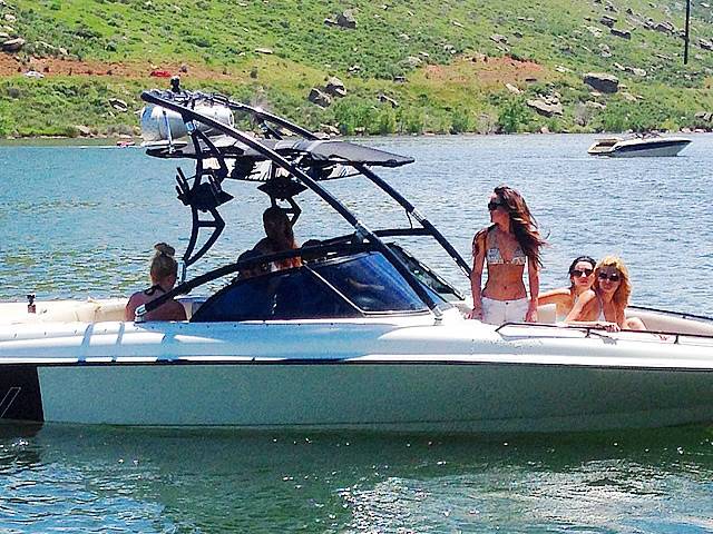 1998 Tige pre2200v with Assault Wakeboard Tower