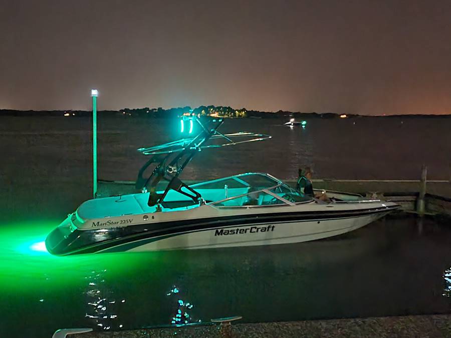 1997 MasterCraft Maristar 225 VRS with FreeRide Wakeboard Tower
