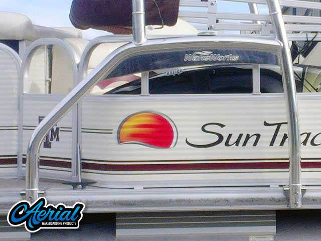 2010 SUN TRACKER Party Barge 240 with F250 Pontoon Wakeboard Tower