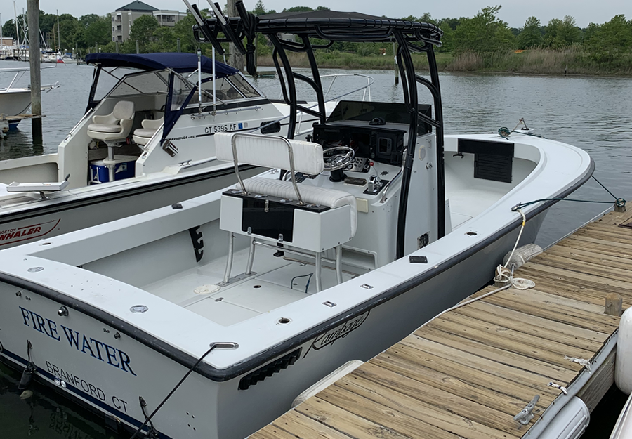 1986 Rampage Center Console with SG900 Boat T-Top