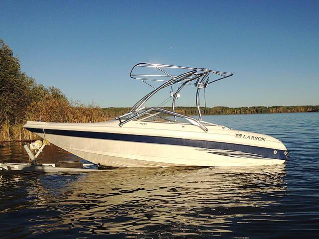 2000 Larson SEI with Airborne Wakeboard Tower — customer install photo