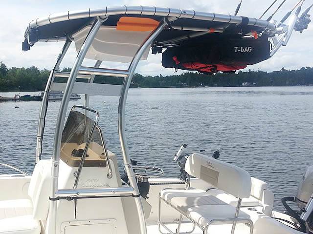 2011 Pioneer 180 Sportfish with SG300 Boat T-Top