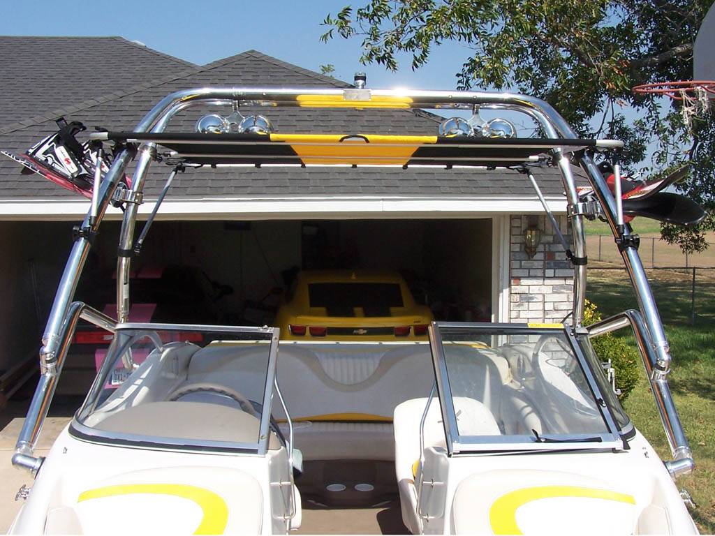 2004 Glastron SX195 with Airborne 2.0 Wakeboard Tower