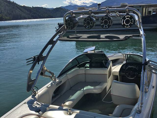 2003 Malibu Wakesetter VLX with FreeRide Wakeboard Tower