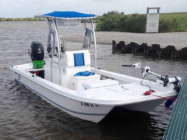 2014 Twin Vee Bay Cat 22' with SG600 Boat T-Top