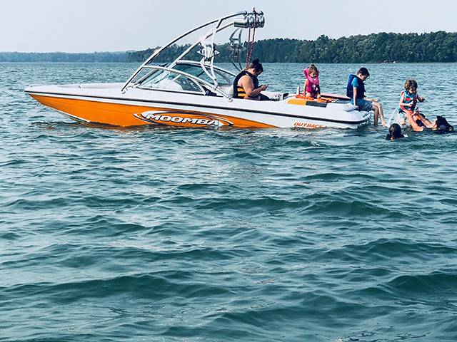 2004 Moomba Outback LSV with Assault Wakeboard Tower