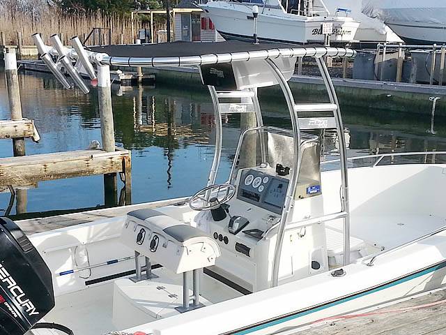 1995 Wahoo Center Console 18' with SG300 Boat T-Top