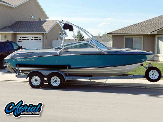1989 Four Winns Horizon 200 with Airborne 2.0 Wakeboard Tower — customer install photo