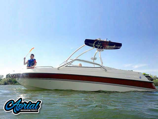 1995 Four Winns Horizon 200 with Airborne 2.0 Wakeboard Tower — customer install photo