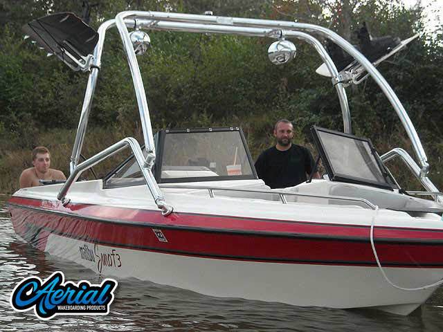 1994 Malibu Sunsetter with Airborne 2.0 Wakeboard Tower