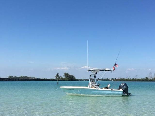 2014 Pioneer 180 Sportfish with SG300 Boat T-Top