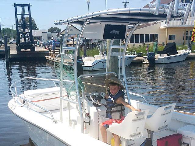 2001 Angler 18F with SG300 Boat T-Top