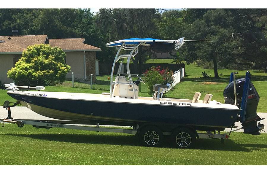 2012 Skeeter ZX22 Bay with SG600 Boat T-Top