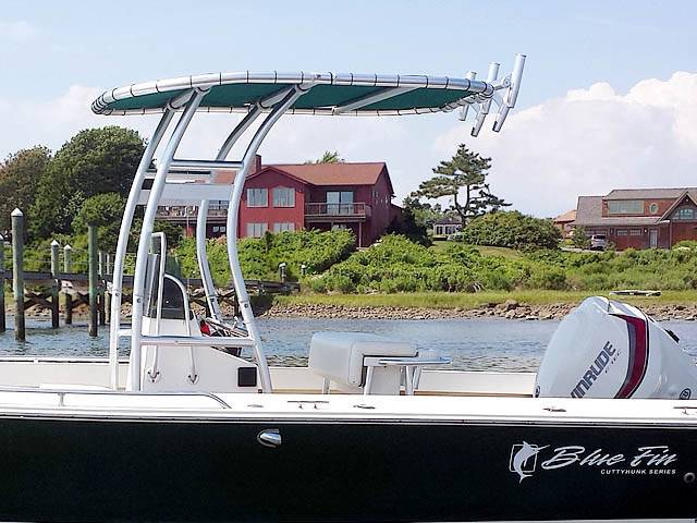 2005 Blue Fin Cuttyhunk with SG300 Boat T-Top