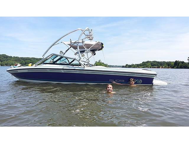 1997 Supra Vision with Airborne Wakeboard Tower — customer install photo