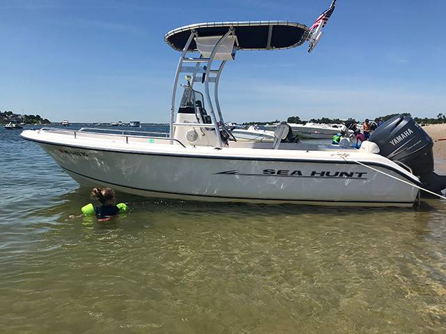 2007 Sea Hunt 186 with SG300 Boat T-Top