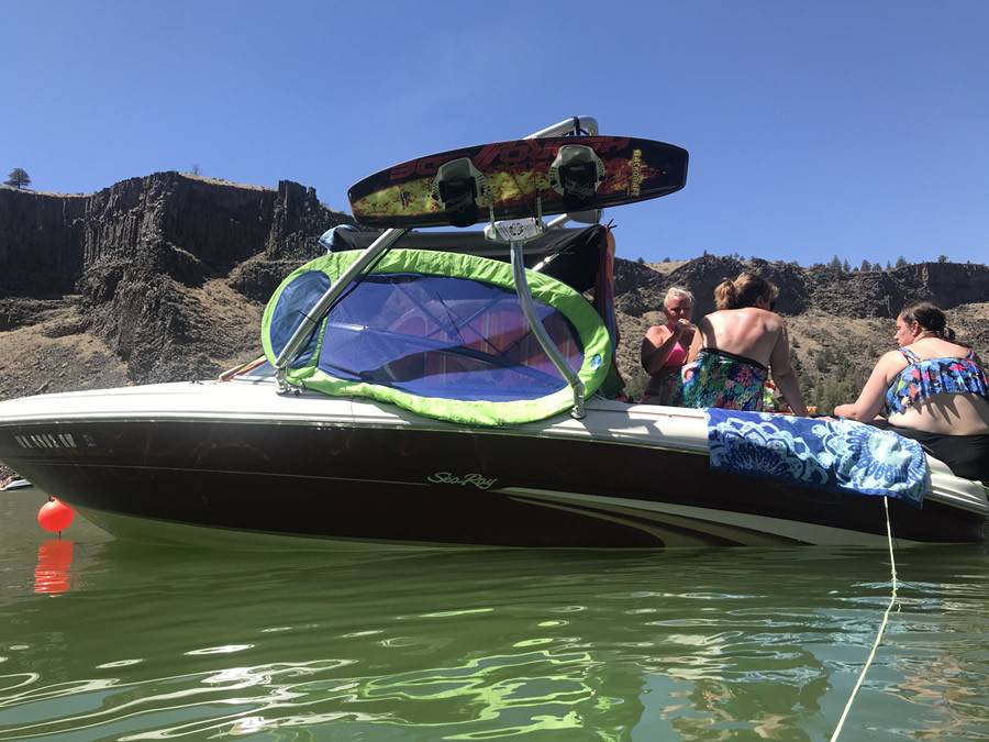 1999 Sea Ray 190 Bowrider with Ascent Wakeboard Tower