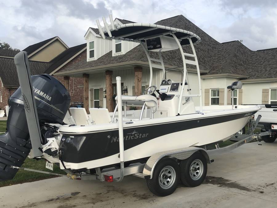 2014 NauticStar 214 xts with SG300 Boat T-Top