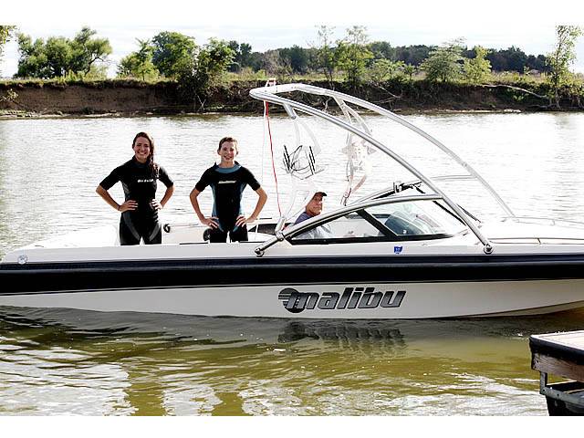 1996 Malibu Sunsetter with Assault Wakeboard Tower — customer install photo