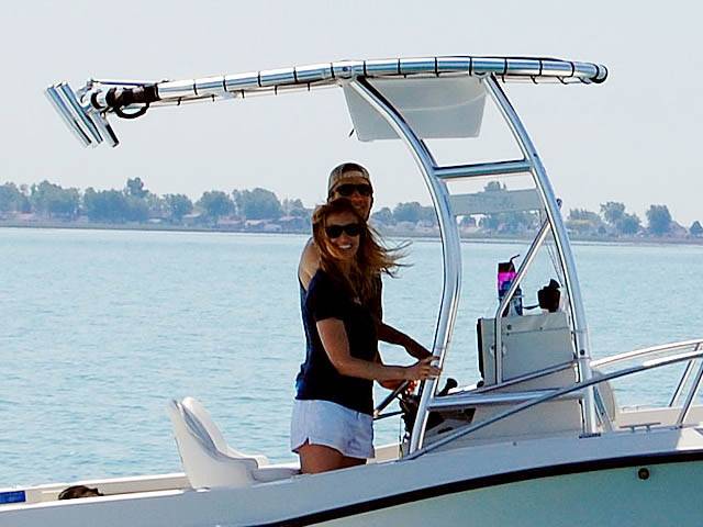 1989 Four Winns 207 Quest with SG300 Boat T-Top