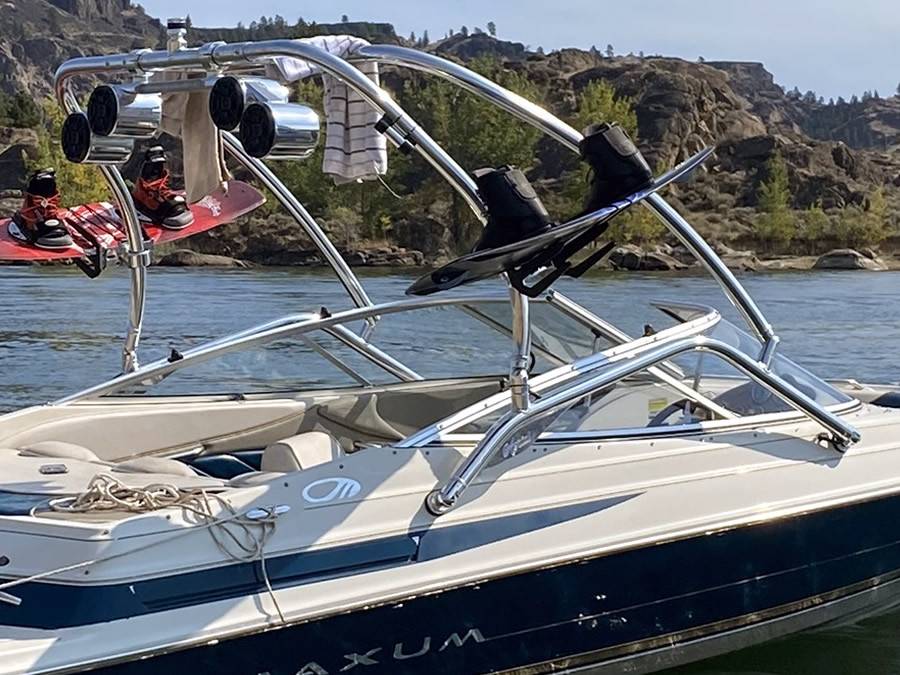 1997 Maxum 2100 SR with Airborne 2.0 Wakeboard Tower