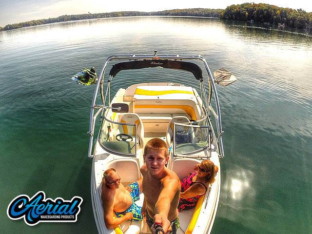2004 Rinker Captiva 212 with Airborne 2.0 Wakeboard Tower