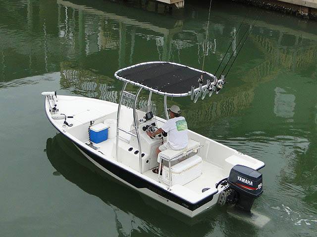 2000 Pathfinder 1806 with SG300 Boat T-Top