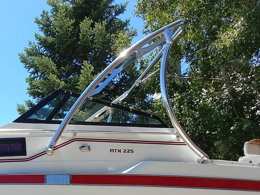 1986 Mark Twain MTX225 with Ascent Wakeboard Tower