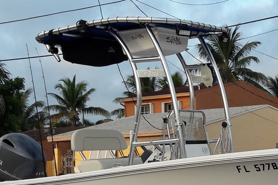 2017 Sportsman 19 Island Reef with SG300 Boat T-Top